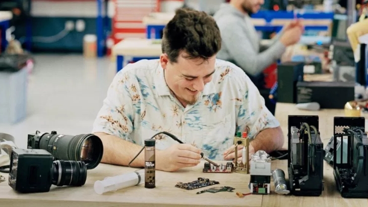 Palmer Luckey Offers Free Repair Kits for Oculus Rifts with Audio Issues